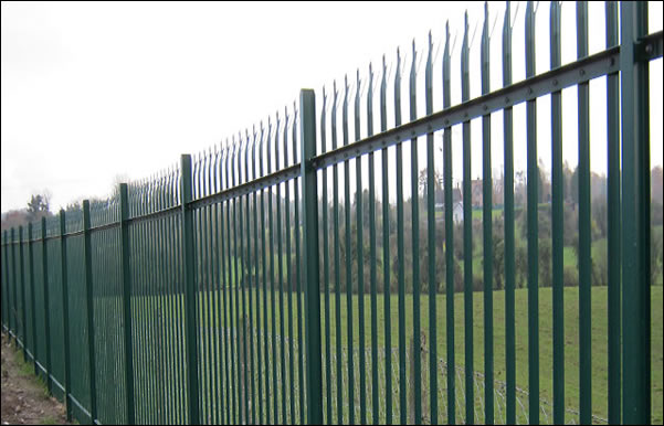 Hot dip galvanized palisade fence kit featuring D profile triple splayed top