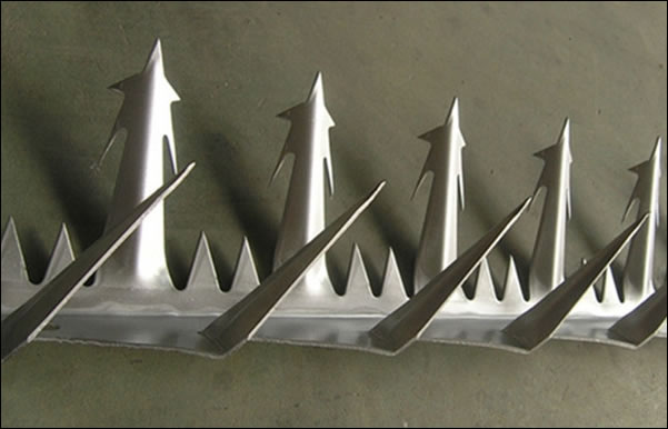 Hot Dip Galvanized Security Spikes for anti climbing fencing tops